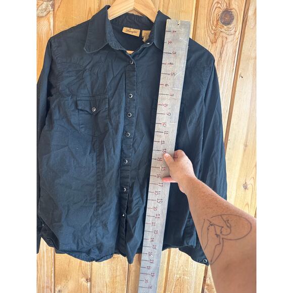 Wrangler Women’s Black Pearl Snap Button Down Shirt Size Large Western Rodeo - Picture 4 of 6